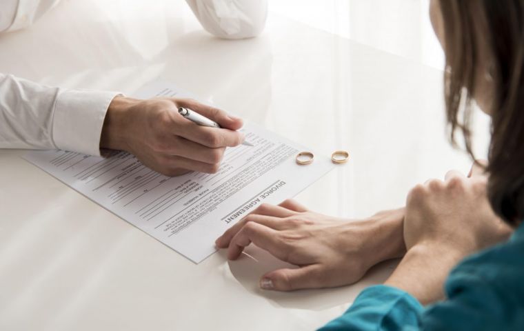 Entre julio y diciembre del año pasado, los notarios de todo el país recibieron 43.859 pedidos de disolución matrimonial, lo que representa un alza del 15%