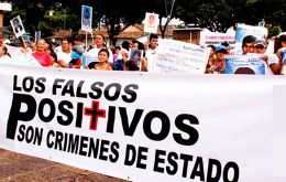  Los asesinatos de los llamados “falsos positivos”, uno de los capítulos más oscuros del conflicto interno que Colombia, involucran a unos 1.500 militares.