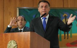 Según trascendió, Bolsonaro ha calificado estas sesiones como un “Carnaval fuera de temporada”.