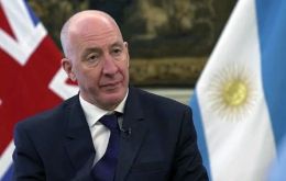 El Embajador Kent involucrado en conversaciones sobre entrega y producción de vacuna AstraZeneca en Argentina