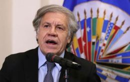 “La Secretaría General de la OEA reconoce la protesta pacífica como un derecho fundamental fundamental que debe ser protegido por las instituciones democráticas”, dijo Almagro.