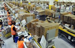  Amazon.com Inc. anunció que planea contratar a 75.000 personas en EE.UU. y Canadá con un salario inicial de más de US$17 por hora