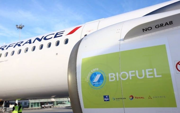 Un Airbus A-350 de Air France inició el camino del combustible ecológico en la aviación comercial