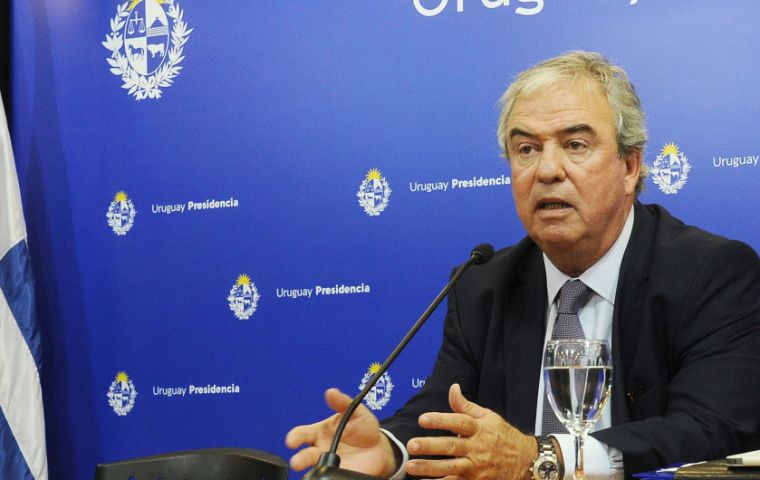 Heber seguirá un proceso de cambio, defensa de los uruguayos, respeto y apoyo a la policía ”, escribió Lacalle Pou.