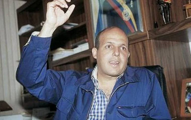 Alejandro Andrade fue guardaespaldas y secretario privado del fallecido o Hugo Chávez, quien lo nombró como Tesorero Nacional de Venezuela entre 2007/2010