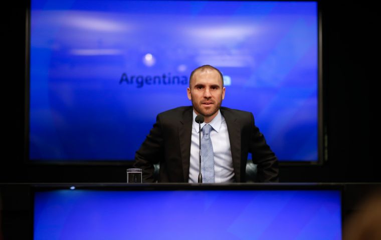 “Una situación de default hubiera sido un golpe para la economía”, explicó Guzmán.
