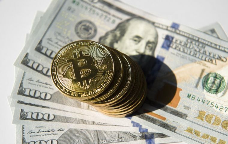 Bitcoin cotizó el martes en su nivel más bajo desde enero