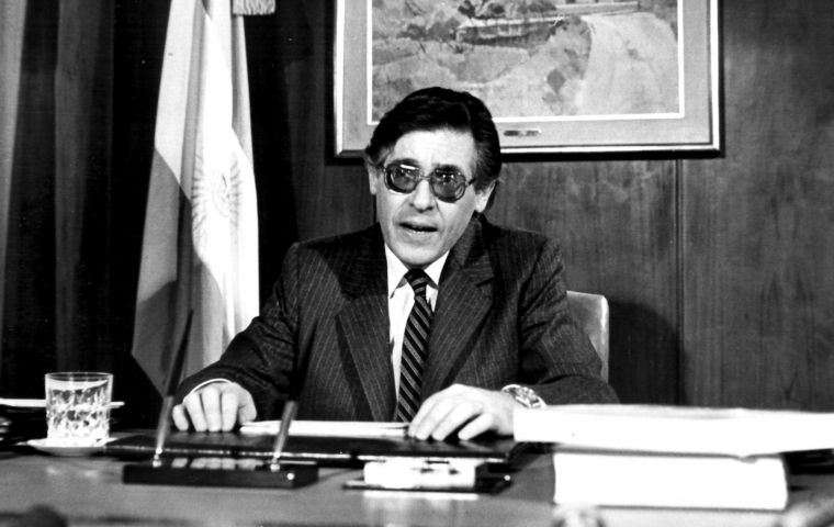 Desde su renuncia el 31 de marzo de 1989, Sourrouille se retiró de la vida pública