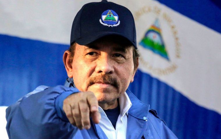 Con el “imperio no hay espacio para la negociación”, insistió Ortega.