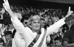 La ex propietaria de La Prensa, Violeta Chamorro, había vencido a Ortega en las elecciones de 1990.