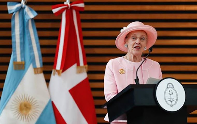 No fue hace tanto tiempo que la reina Margarita II de Dinamarca visitó Buenos Aires en 2019 para “establecer, fortalecer y promover las relaciones” entre su país y Argentina.