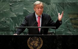 “La solidaridad está ausente, justo cuando más la necesitamos”, enfatizó Guterres.