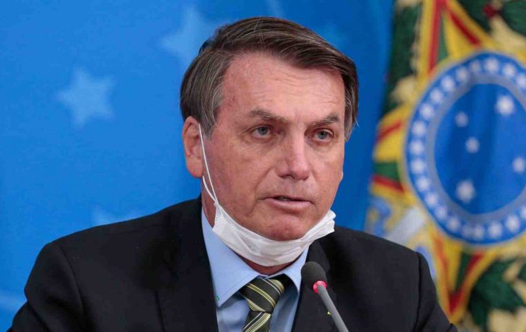 Ignorar la pandemia en nombre de los logros económicos parece no funcionar para Bolsonaro, según la prensa.