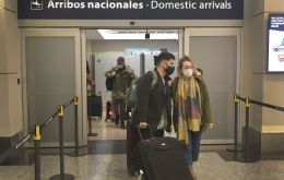 Argentina reabre sus fronteras y las aerolíneas regresan de a poco, a la espera de que aumente la demanda de asientos.