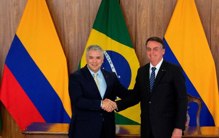 Las FARC de Colombia y el narcotráfico han sido vinculadas al partido opositor PT del expresidente Lula en Brasil.