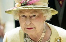 La reina “aceptó a regañadientes el consejo médico de descansar durante los próximos días”, informó el Palacio de Buckingham.