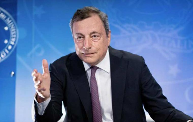 Las enormes diferencias entre países con respecto a la vacunación contra COVID-19 son “moralmente inaceptables”, dijo Draghi.
