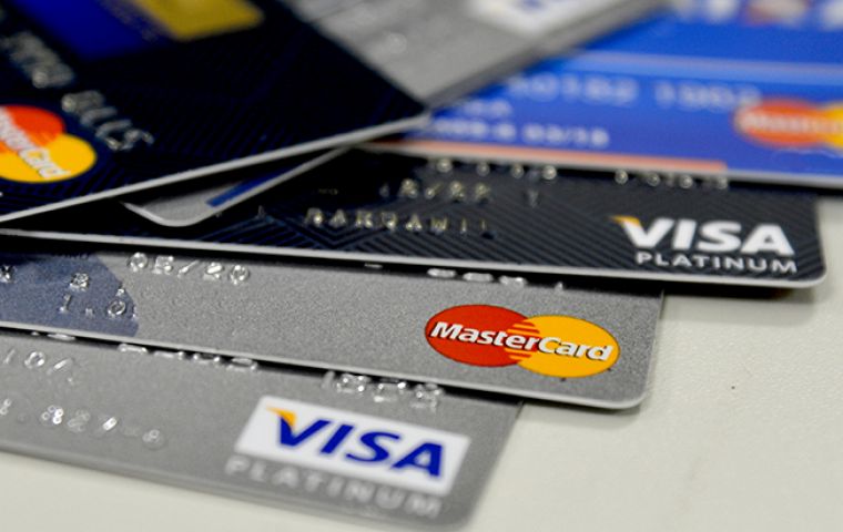 La mayoría de las deudas son por tarjetas de crédito, cheques posfechados, y préstamos varios