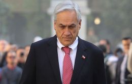 En caso de prosperar la iniciativa, el ministro del Interior, Rodrigo Delgado, asumirá la presidencia por el resto del mandato de Piñera.