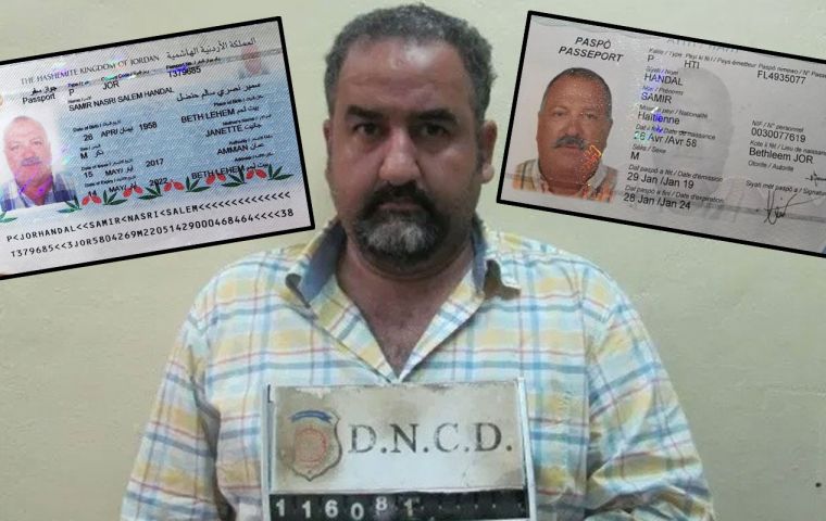 La policía había encontrado el nombre de Handal en tres pasaportes palestinos y siete pasaportes haitianos