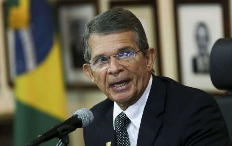 Petrobras “sigue los precios del mercado”, dijo el general retirado Silva e Luna.