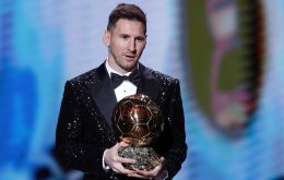 “Obtuve el premio más grande en junio”, dijo Messi en referencia al propio Maracanazo de Argentina contra Brasil en Río de Janeiro.