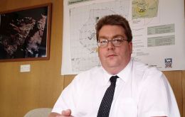 Stephen Luxton, Director de Recursos Minerales no dejó dudas en cuanto al compromiso del gobierno de las Falklands con el desarrollo de hidrocarburos