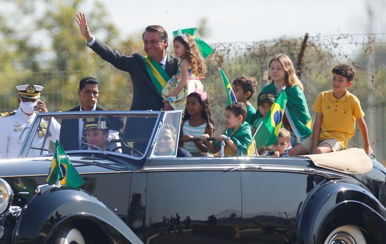 “Espero que no haya injerencia de la ley”, dijo Bolsonaro sobre su hija.
