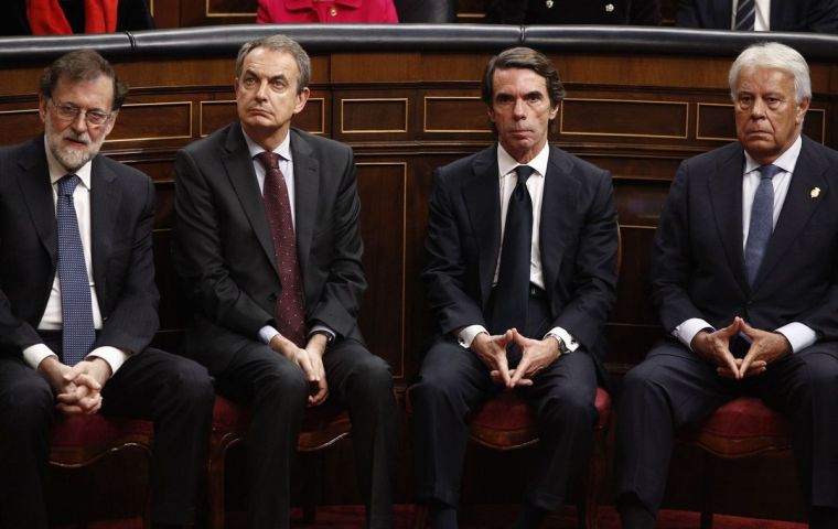El embajador Alfonsín celebró una recepción en Madrid donde los políticos españoles favorecieron el diálogo 