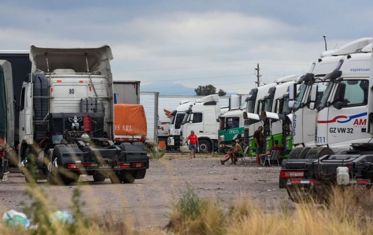 El conflicto afectó a camiones de toda la región que buscaban llegar a puertos chilenos en el Pacífico