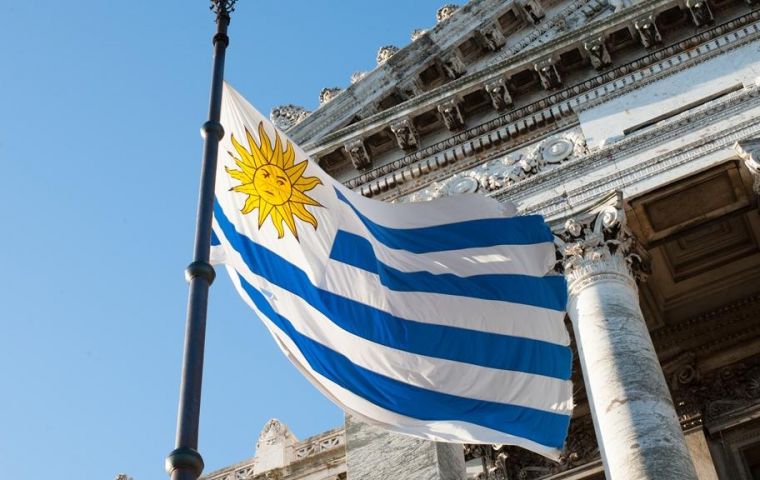 La posición y la puntuación de Uruguay la convierten en la única “democracia plena” de América Latina, dado que Chile bajó varios puntos de 2020 a 2021