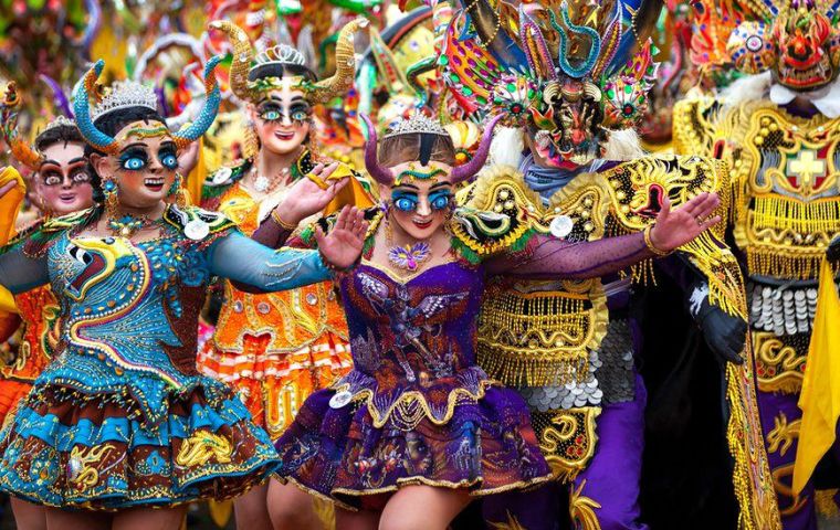 “El Carnaval de Oruro es cultura, fe y devoción, pero también es turismo y reactivación económica”, dijo Arce