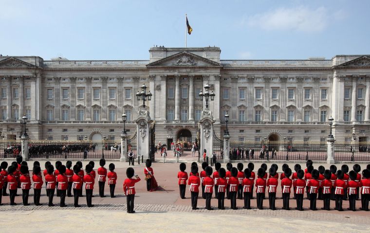 El Palacio de Buckingham permanecería como “cuartel general de la monarquía”