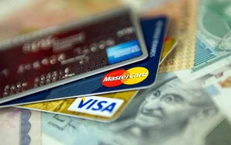 Visa, Mastercard y American Express emitieron declaraciones separadas