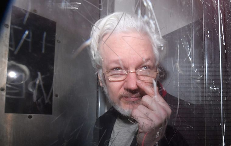 Assange ahora enfrenta una dura sentencia de prisión en los Estados Unidos por espionaje