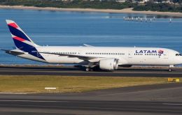LATAM atiende la ruta con aviones Boeing 787-900