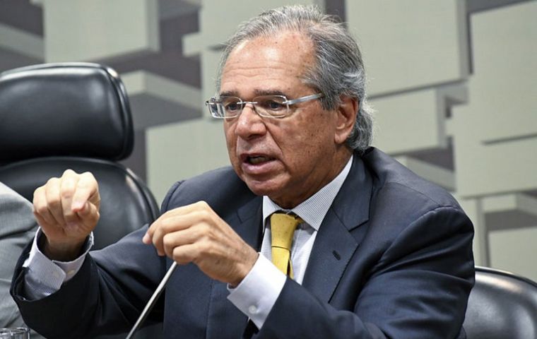 El nuevo sistema evitará tanto la doble tributación como la evasión fiscal, explicó Guedes