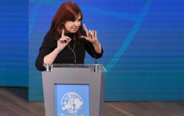 CFK criticó el “doble estándar de las grandes potencias en materia de derecho internacional a la hora de tomar decisiones”