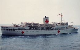 El SS Uganda fue convertido en Gibraltar en un buque hospital