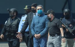 Hernández perdió su inmunidad cuando entregó la banda presidencial a Xiomara Castro el 27 de enero