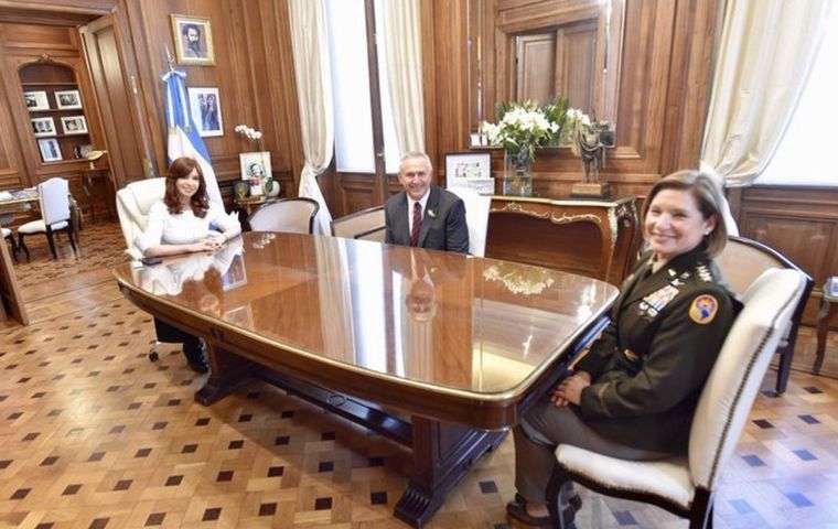 El recibimiento a la Generala Richardson permitió a CFK profundizar sus vínculos con la Embajada de Estados Unidos en Buenos Aires