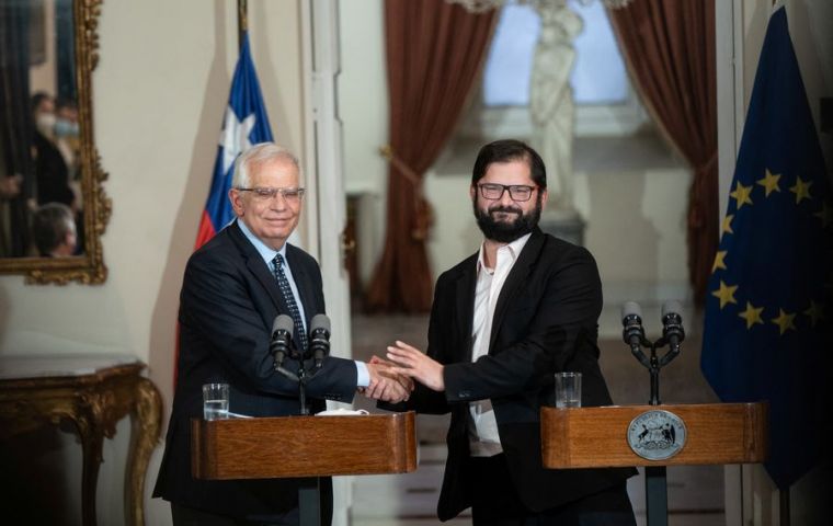 Chile fue el lugar donde la Unión Europea estableció su primera embajada, destacó Borrell