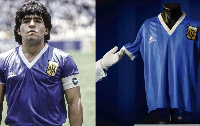 Ese día hubo dos camisetas; la que tenía Sotheby's era del primer tiempo sin goles, argumenta la familia de Maradona