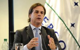 “Estamos en una de las regiones más proteccionistas del mundo”, dijo Lacalle a los periodistas al aterrizar en Asunción  