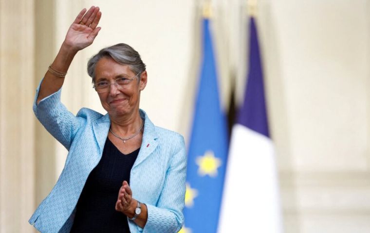 El presidente francés había indicado que quería una mujer con credenciales de izquierdas y ecologistas para dirigir el Gobierno