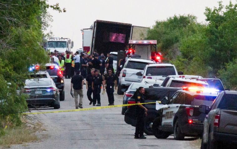 Hasta ahora hay 50 muertos: 22 de México, 7 de Guatemala, dos de Honduras y 19 aún sin información sobre su nacionalidad”, dijo AMLO a los periodistas