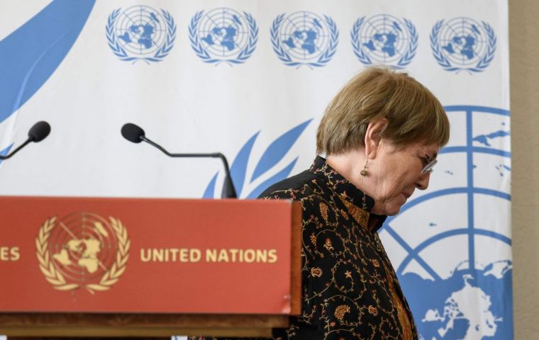 Bachelet abandonó su despacho de la ONU en medio de una gran ovación