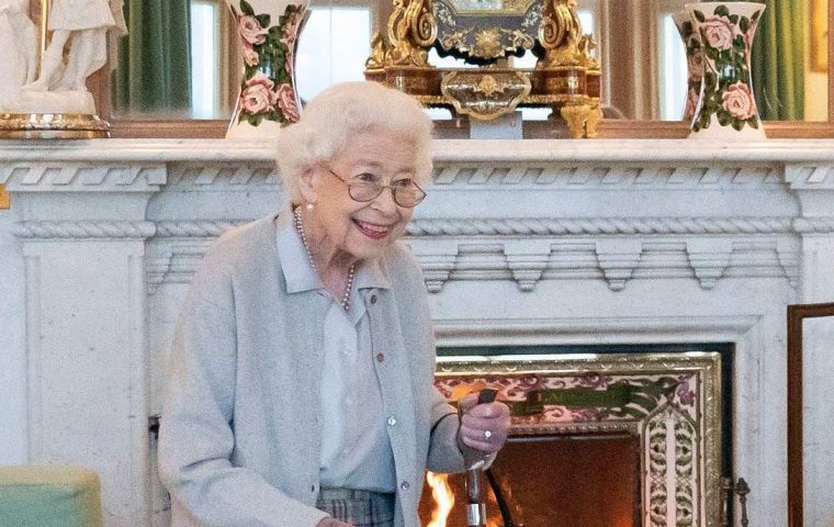 El Palacio de Buckingham había anunciado desde temprano un deterioro en la salud de la reina de 96 años