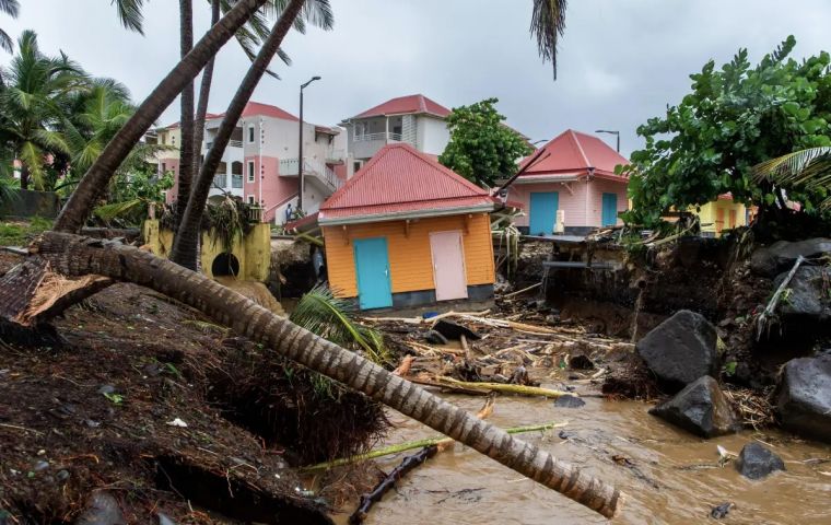 Las autoridades locales temen “inundaciones catastróficas” a medida que la tormenta avanza hacia la República Dominicana