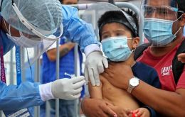 Algunos niños han estado en unidades de cuidados intensivos, dijo el coordinador de vacunación José Ipanaqué